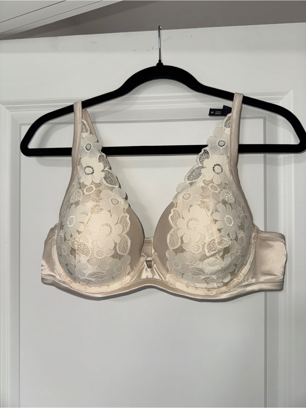 aerie Floral Lace Plunge Bra in Cream - Picture 2 of 5